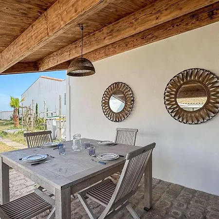 Charmante Location à Deux Pas De La